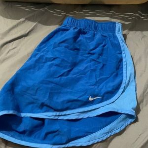 blue nike shorts, 1X